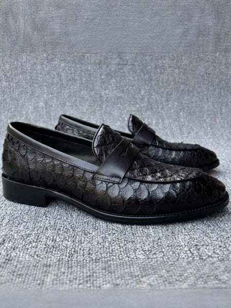 Black Textured Leather Loafers – limetliss display picture 1